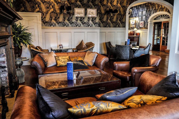 Lounge 60 of 64