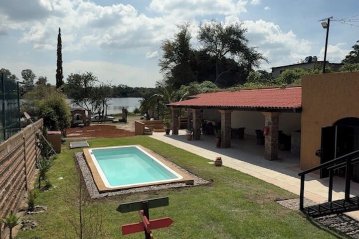 Pool 53 of 77
