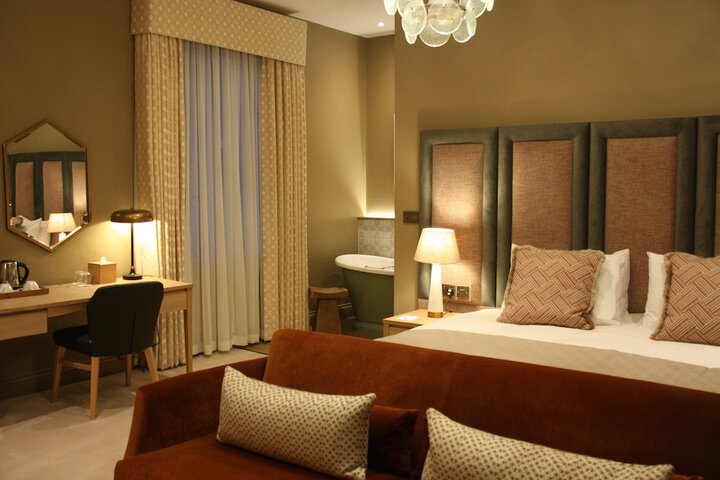 Room 18 of 79