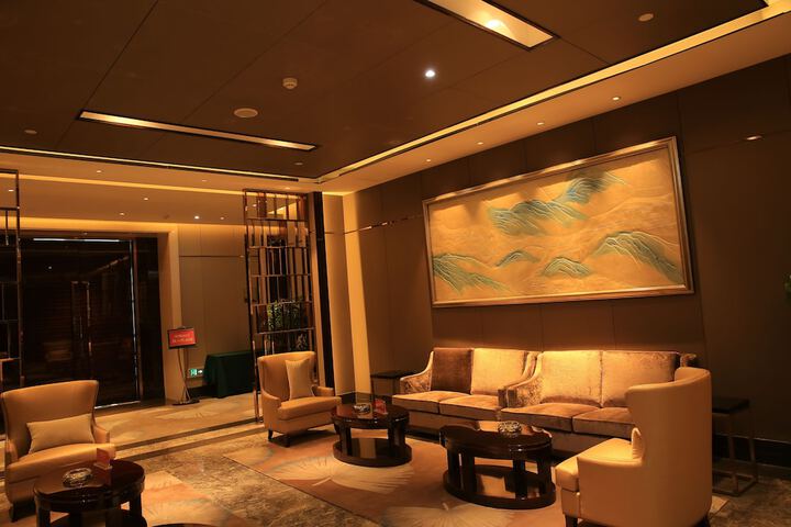 Ballroom/Hall 59 of 70