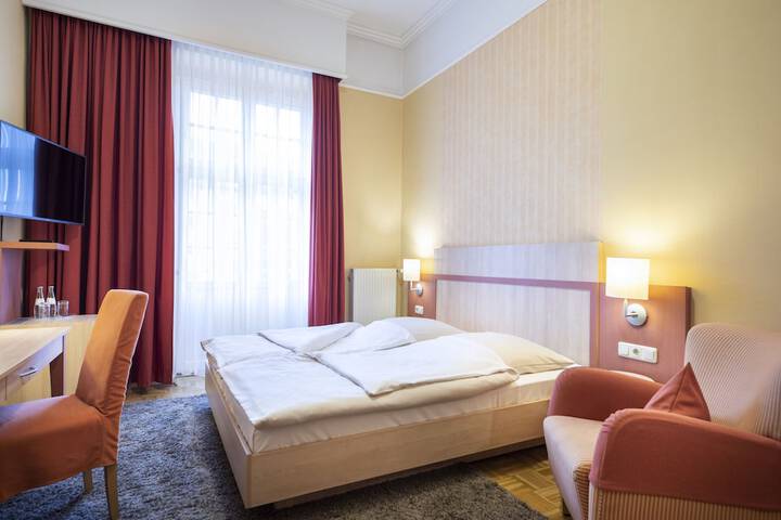 Room 16 of 47