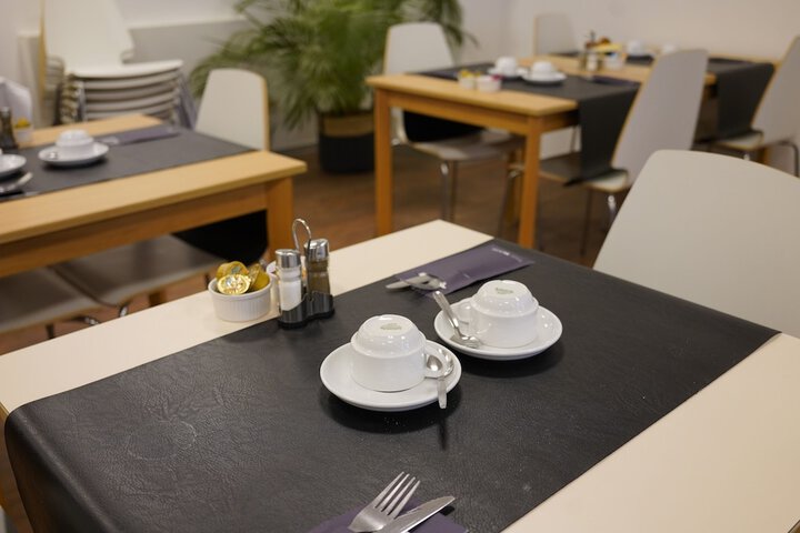 Dining 20 of 22