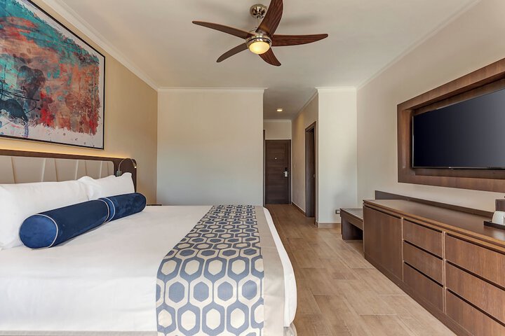Room 13 of 119