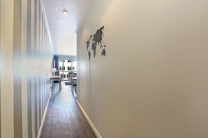 Ballroom/Hall 43 of 47