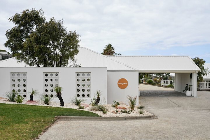 Hotel Entry