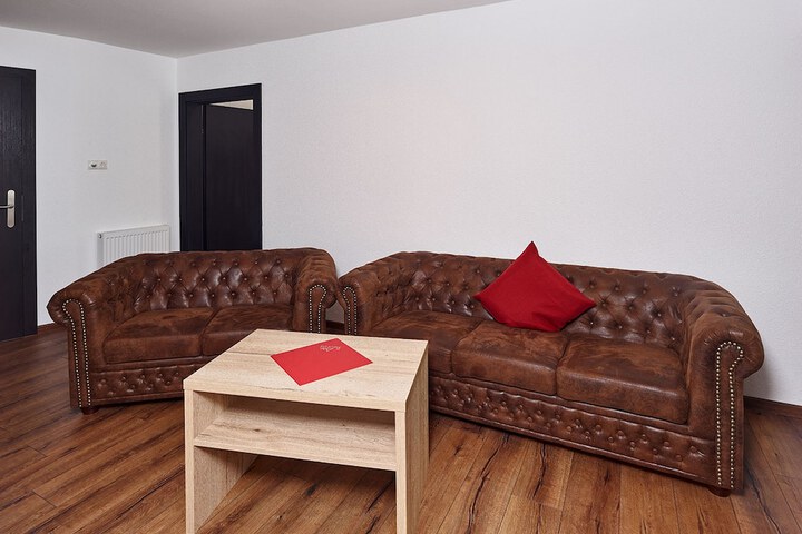 Room 7 of 27