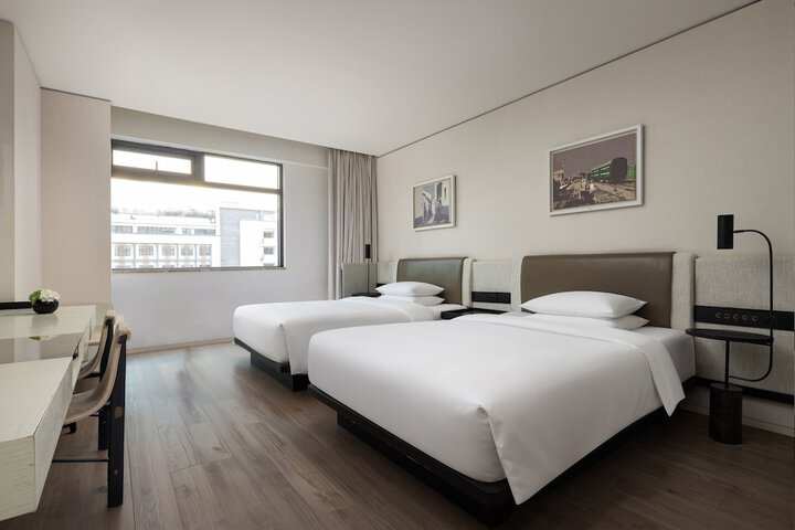 Room 18 of 45