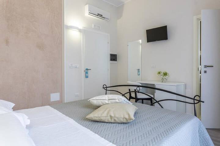 Room 9 of 53