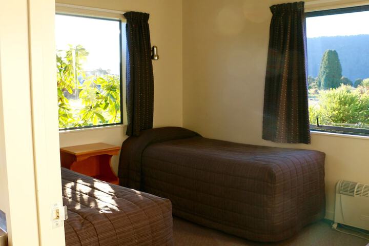 Room 10 of 77