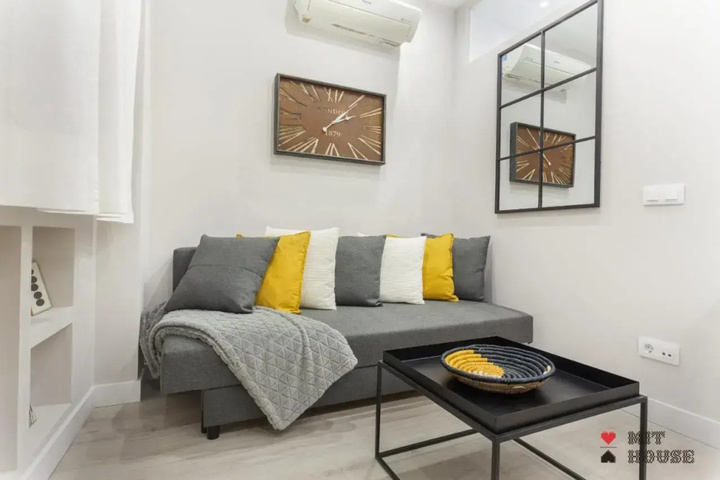 Room 2 of 14