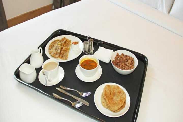 Dining 48 of 60