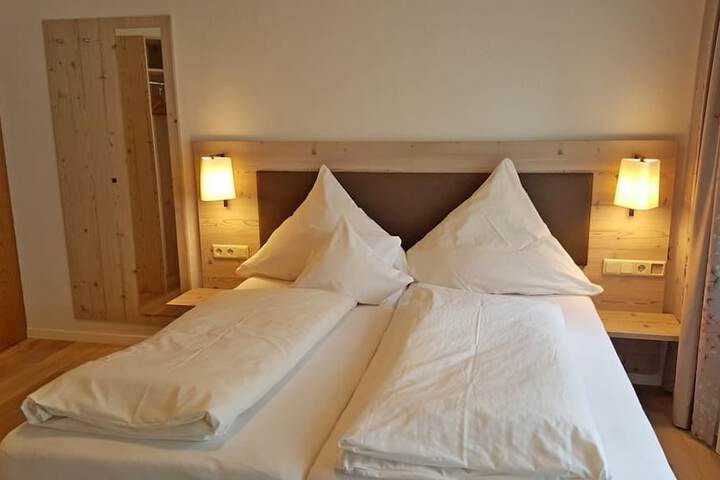 Room 14 of 38