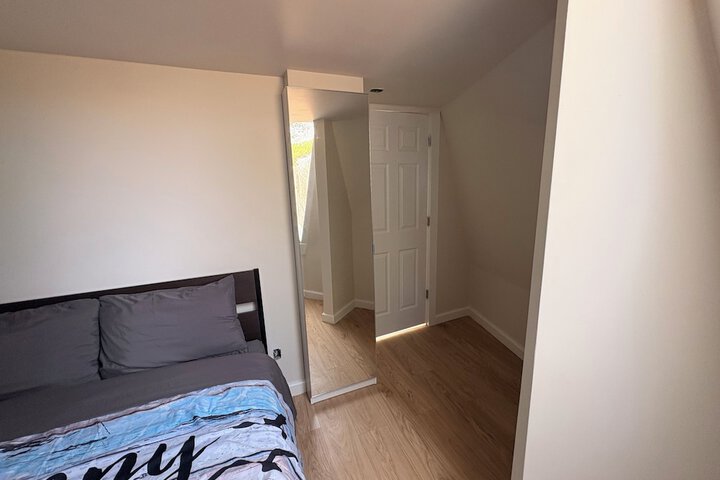 Room 28 of 79