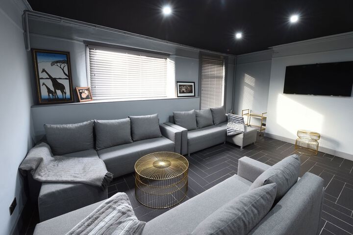 Room 35 of 61