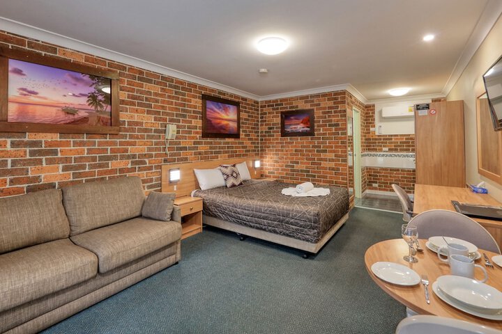 Room 15 of 99