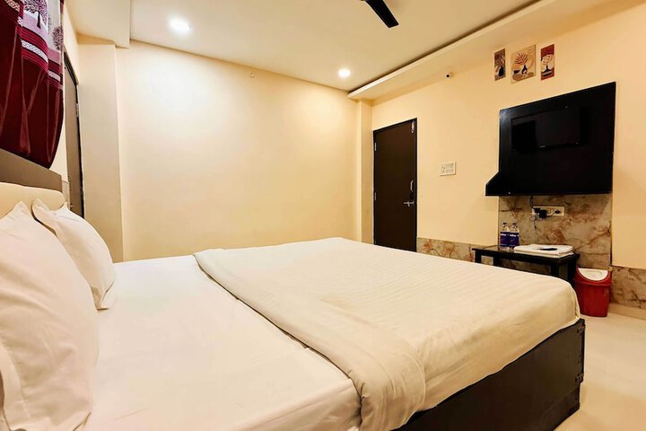 Room 16 of 48
