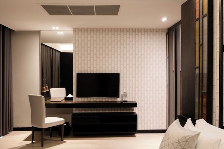 Room 27 of 93