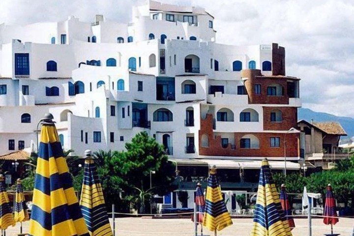 Hotel Entry