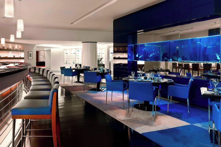 Lounge 78 of 103