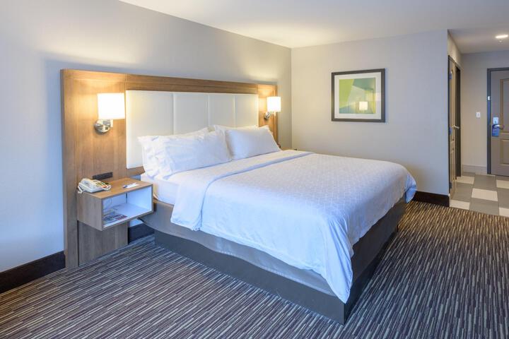 Standard Room, King or Two Doubles (11 of 13)
