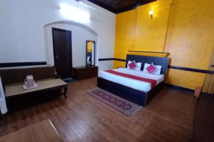 Room 2 of 16