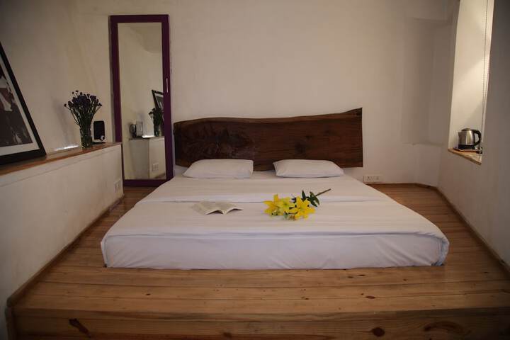 Room 5 of 70
