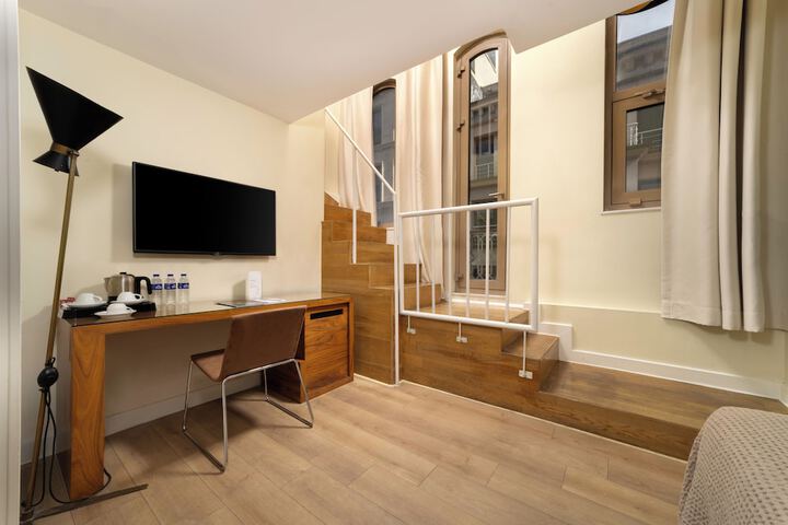 Room 16 of 63