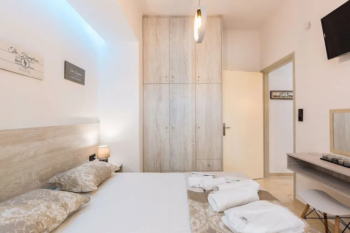 Room 3 of 12