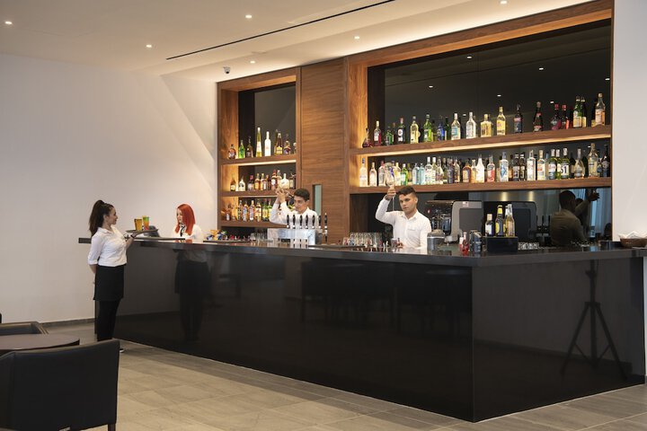 Entrance & Lobby