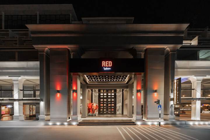 Hotel 136 of 141