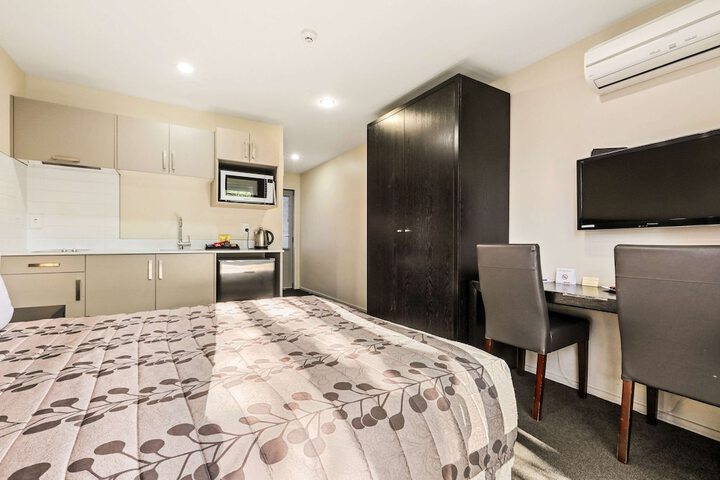 Room 8 of 42
