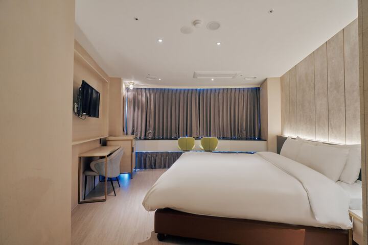 Room 21 of 72