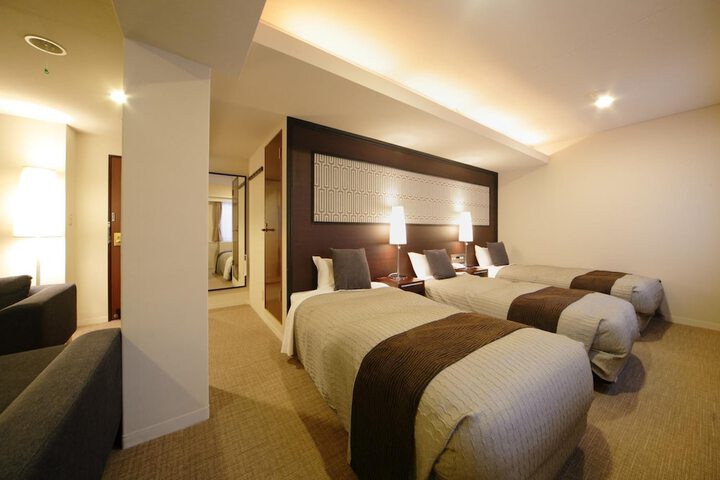 Room 16 of 60