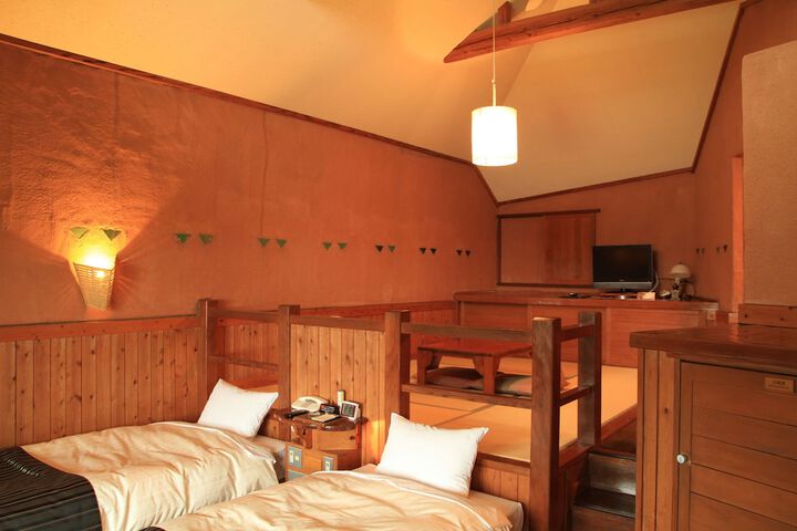 Room 10 of 42