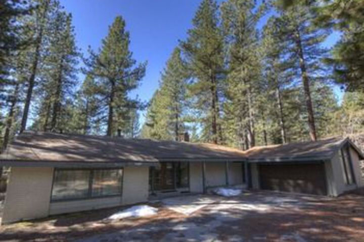 Image of Lovely One Story Home for 6 2 Br Home by RedAwning