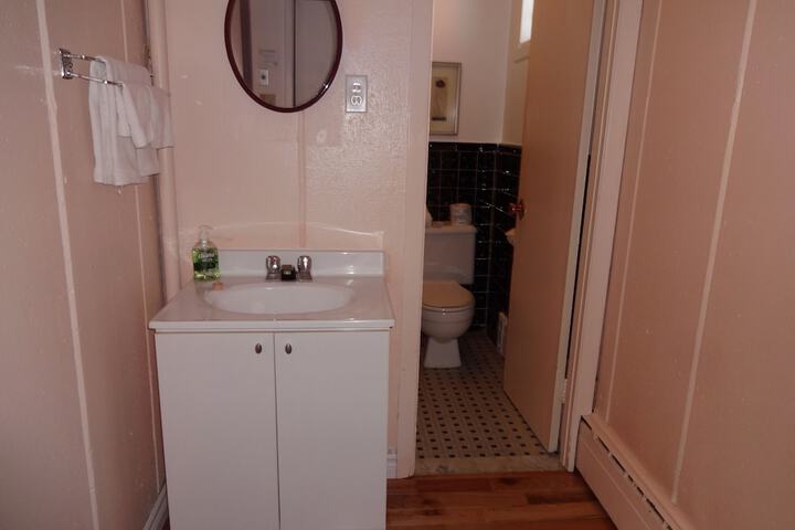 Room 48 of 63