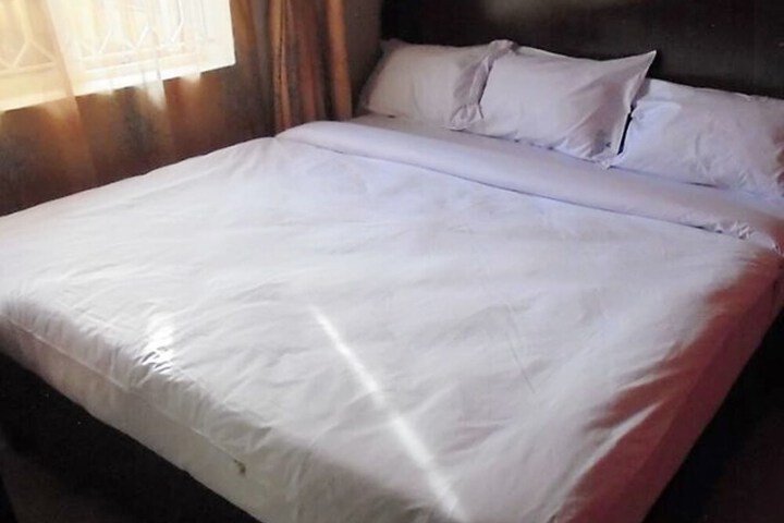 Room 6 of 19