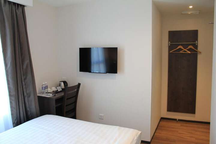 Room 21 of 50