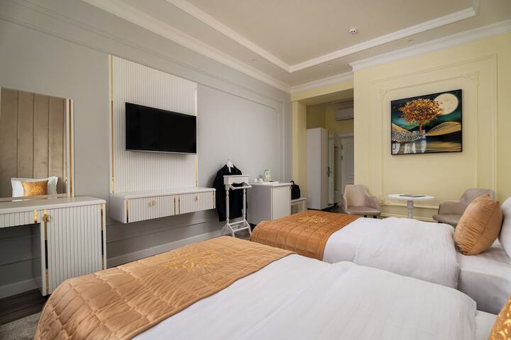 Room 10 of 43