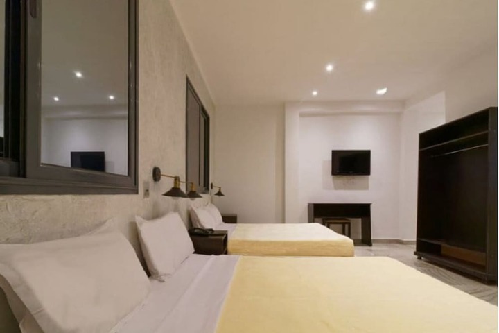 Room 4 of 19