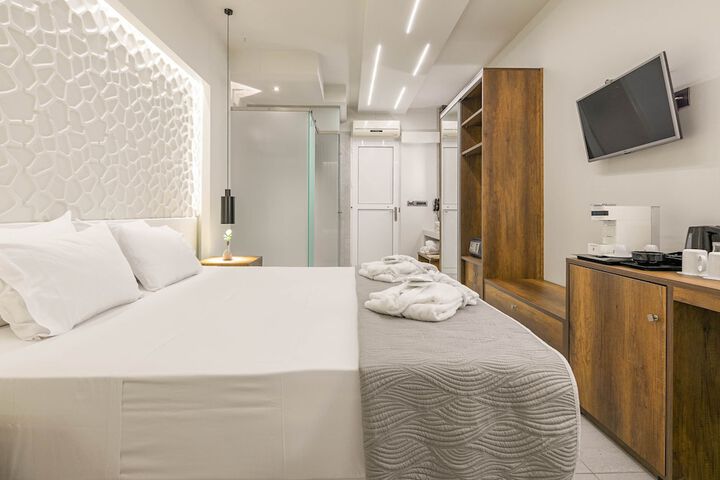 Room 5 of 68