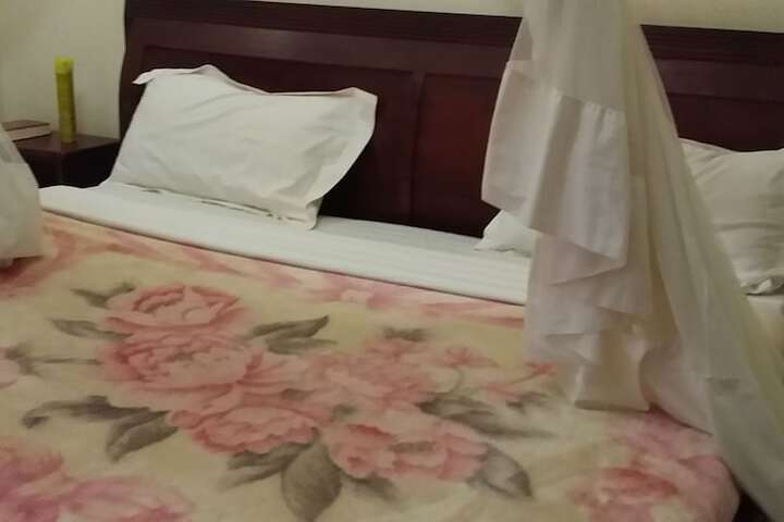 Room 8 of 25