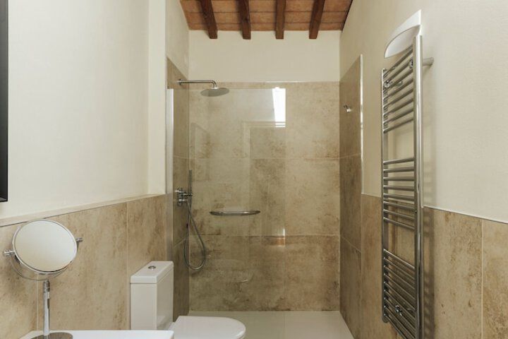 Room 14 of 27