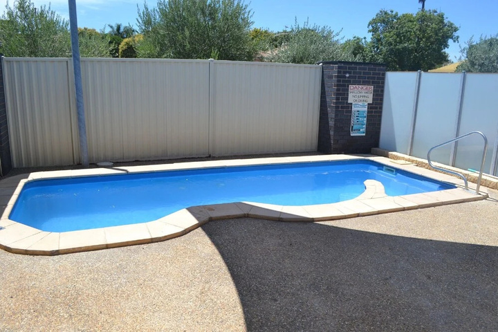 Pool 9 of 11