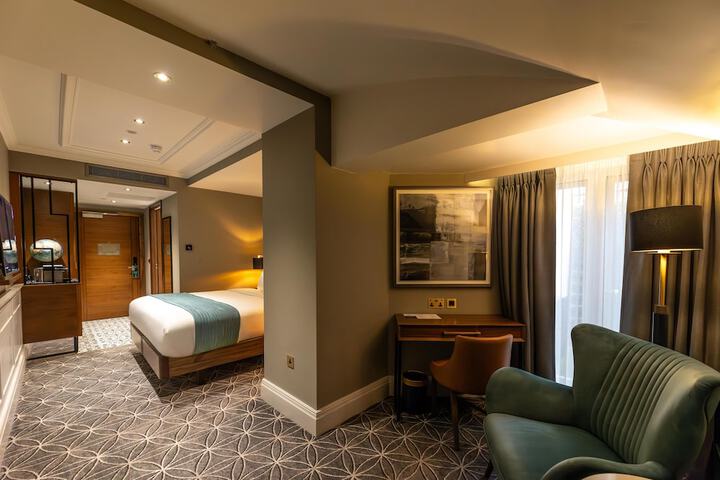 Room 47 of 92