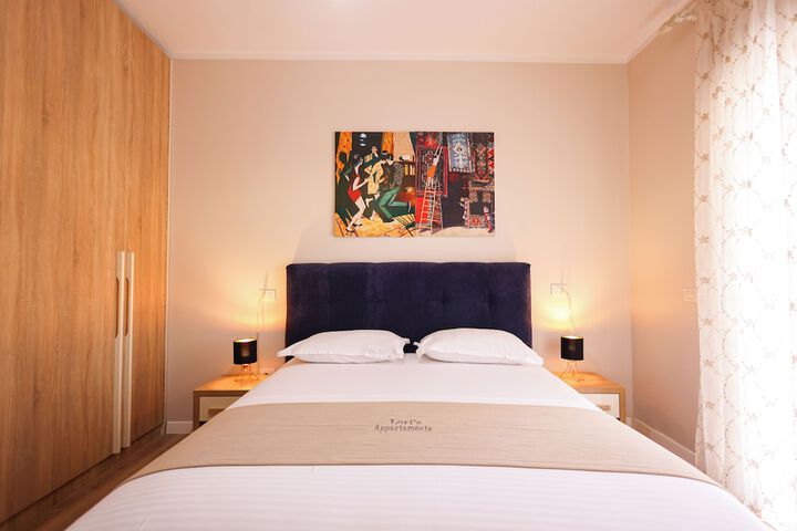Room 34 of 162