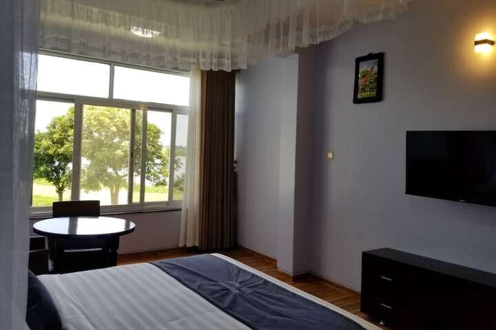 Room 16 of 150