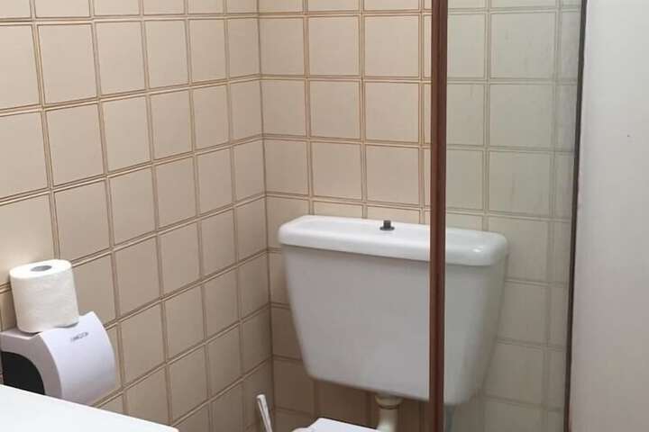 Room 16 of 32