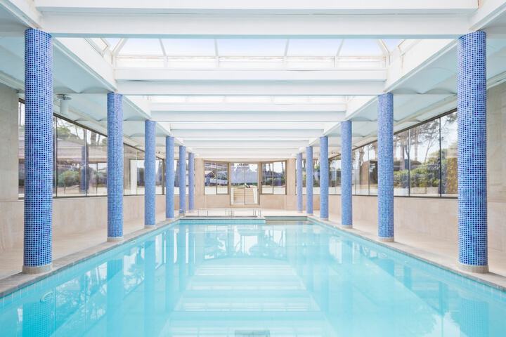 Hotel with Pool