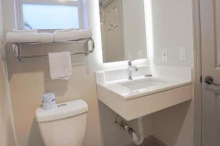 1 King Bed with Kitchenette (53 of 68)